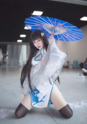 女大学生的沙龙室女主_超清超清免费观看